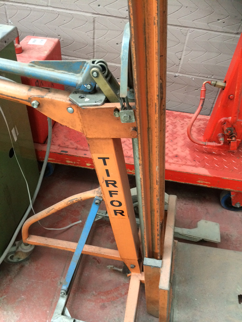 Mould Hoists
