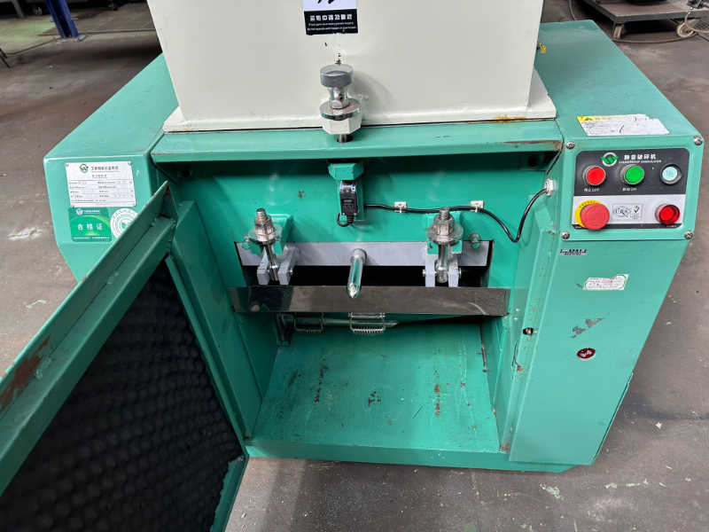 WSGJ 520/320 Granulator - Image 8