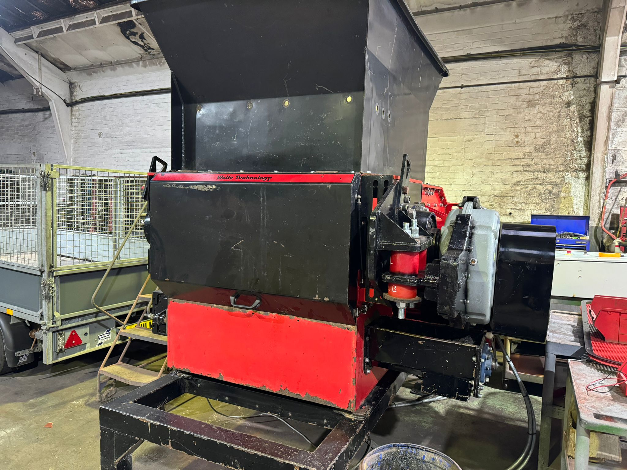 Wolfe 1000 37kW Single Shaft Shredder